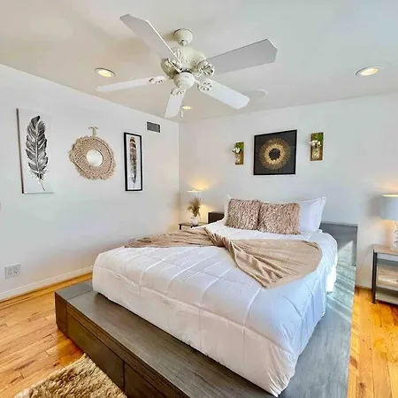 New Charming Spacious Disneyland Pool Holiday home Garden Grove