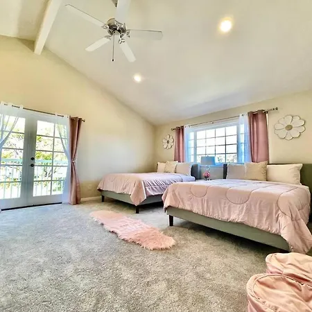 Holiday home New Charming Spacious Disneyland Pool Garden Grove