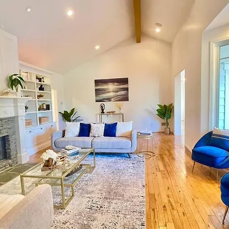 New Charming Spacious Disneyland Pool Holiday home