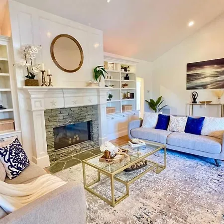 New Charming Spacious Disneyland Pool Holiday home *