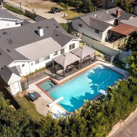 Holiday home New Charming Spacious Disneyland Pool Garden Grove