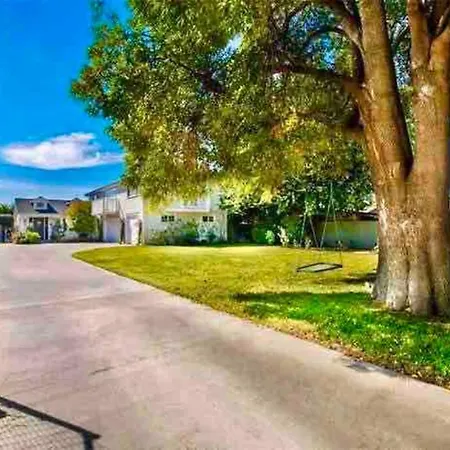 New Charming Spacious Disneyland Pool Holiday home *