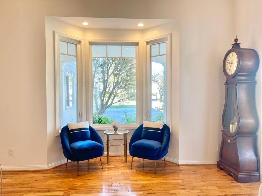 New Charming Spacious Disneyland Pool Holiday home *