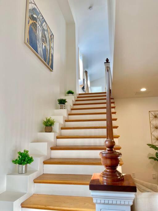 New Charming Spacious Disneyland Pool Holiday home