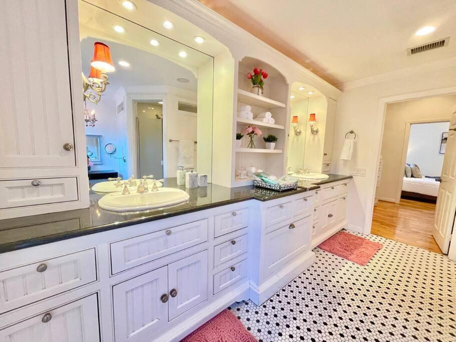 New Charming Spacious Disneyland Pool