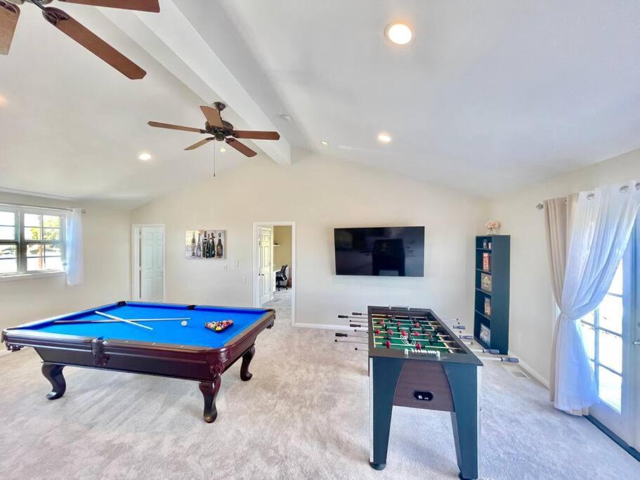 New Charming Spacious Disneyland Pool * Garden Grove