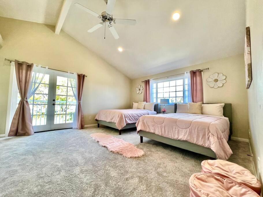 Holiday home New Charming Spacious Disneyland Pool Garden Grove