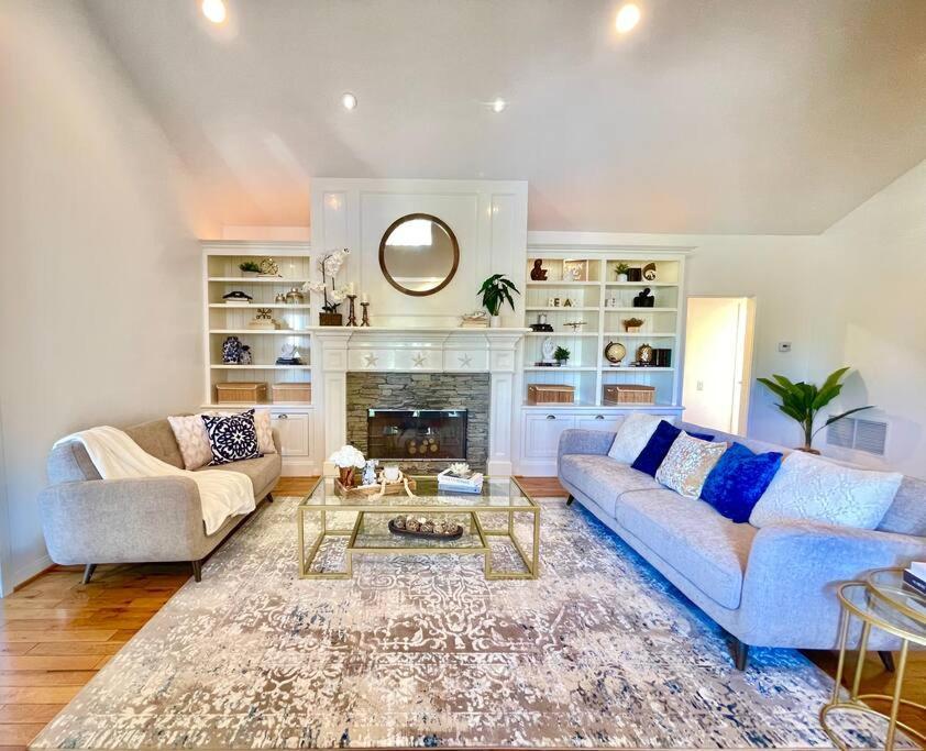 New Charming Spacious Disneyland Pool Holiday home *