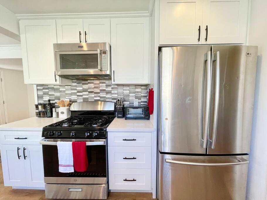 New Charming Spacious Disneyland Pool Holiday home