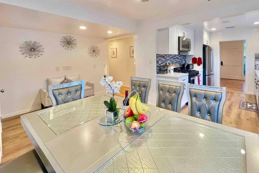 Holiday home New Charming Spacious Disneyland Pool