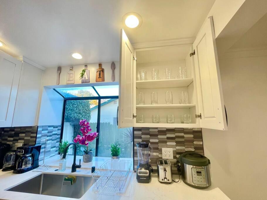 New Charming Spacious Disneyland Pool * Garden Grove