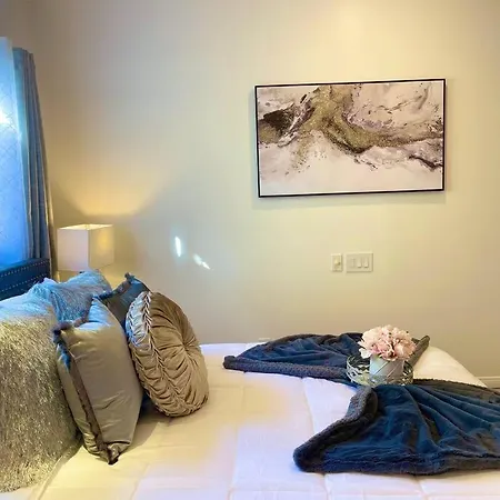 Holiday home New Charming Spacious Disneyland Pool
